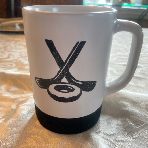 Tim Horton’s White Hockey Puck Bottom Large 18oz Mug - Picture 4 of 7